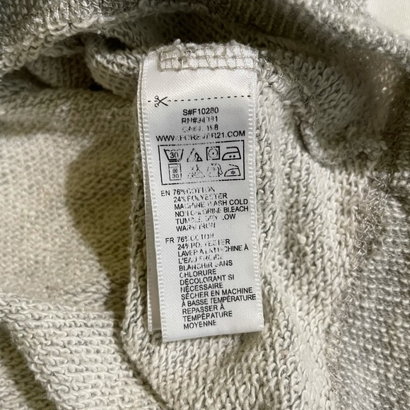 Shoulder Cut-out Sweater - Picture 4 of 4